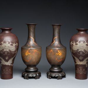 Two pairs of Chinese Fuzhou or Foochow lacquer 'dragon' vases on stands, 19/20th C. — 照片 2