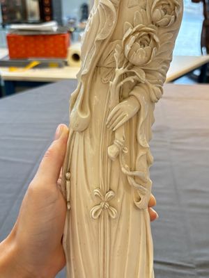 Two pairs of Chinese ivory 'elegant beauty' carvings, 'Da Hai 大海' mark, 19/20th C. — 照片 23