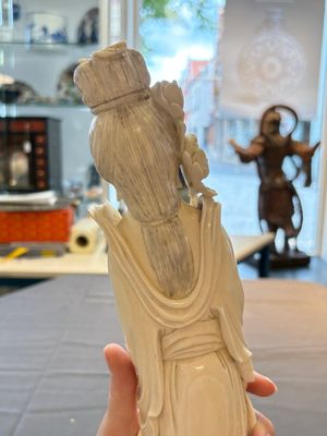 Two pairs of Chinese ivory 'elegant beauty' carvings, 'Da Hai 大海' mark, 19/20th C. — 照片 28
