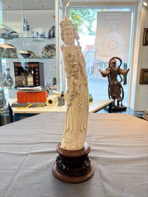 Two pairs of Chinese ivory 'elegant beauty' carvings, 'Da Hai 大海' mark, 19/20th C. — 照片 3