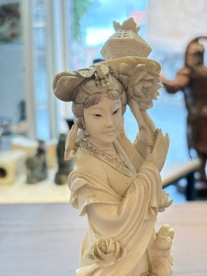 Two pairs of Chinese ivory 'elegant beauty' carvings, 'Da Hai 大海' mark, 19/20th C. — 照片 43