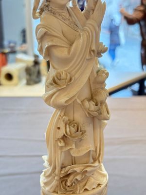 Two pairs of Chinese ivory 'elegant beauty' carvings, 'Da Hai 大海' mark, 19/20th C. — 照片 44