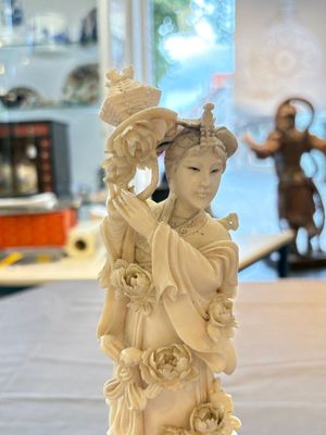 Two pairs of Chinese ivory 'elegant beauty' carvings, 'Da Hai 大海' mark, 19/20th C. — 照片 49