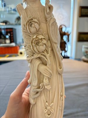 Two pairs of Chinese ivory 'elegant beauty' carvings, 'Da Hai 大海' mark, 19/20th C. — 照片 5