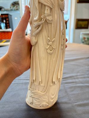 Two pairs of Chinese ivory 'elegant beauty' carvings, 'Da Hai 大海' mark, 19/20th C. — 照片 6