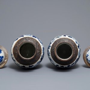 Two pairs of Chinese Nanking crackle-glazed vases and covers, 19/20th C. — photo 5