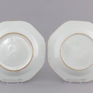 Two pairs of Chinese octagonal famille rose Mandarin plates, Qianlong, 18th C. — photo 3