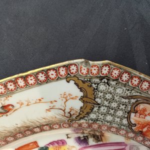 Two pairs of Chinese octagonal famille rose Mandarin plates, Qianlong, 18th C. — photo 10