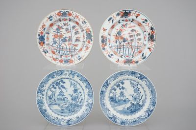 Two pairs of Chinese porcelain plates, blue & white and Imari, 18th C.