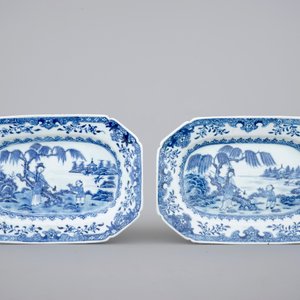 Two pairs of Chinese porcelain serving trays, blue and white and famille rose, 18th C. — foto 4