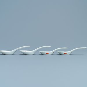 Two pairs of Chinese 'prunus and magpie' and 'dragon' spoons, one Daoguang mark and of the period — photo 4