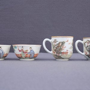 Two pairs of fine Chinese famille rose cups and saucers, Yongzheng/Qianlong — 照片 25
