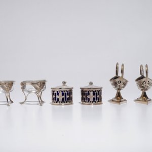 Two pairs of silver salvers and a pair of mustard jars, 19/20th C. — 照片 3