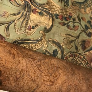 Two panels of embossed and gilded leather wallpaper, The Low Countries, 18th C. — photo 13