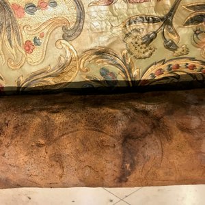 Two panels of embossed and gilded leather wallpaper, The Low Countries, 18th C. — photo 23