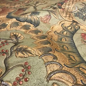 Two panels of embossed and gilded leather wallpaper, The Low Countries, 18th C. — photo 6