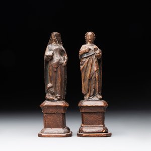 Two parcel-gilt and polychromed miniature oak sculptures of Saint John The Evangelist and Saint Catherine, 16th C. — foto 2