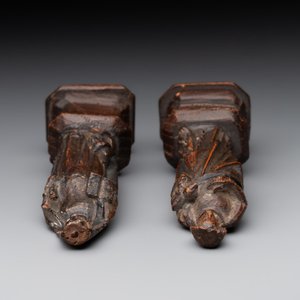 Two parcel-gilt and polychromed miniature oak sculptures of Saint John The Evangelist and Saint Catherine, 16th C. — foto 4