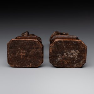 Two parcel-gilt and polychromed miniature oak sculptures of Saint John The Evangelist and Saint Catherine, 16th C. — foto 5