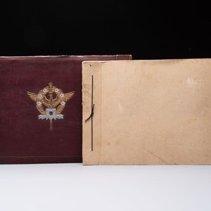 Two photo albums on the Japanese naval landing force in Shanghai, Wuhan and Southern China, 1936-1938 — 照片 1