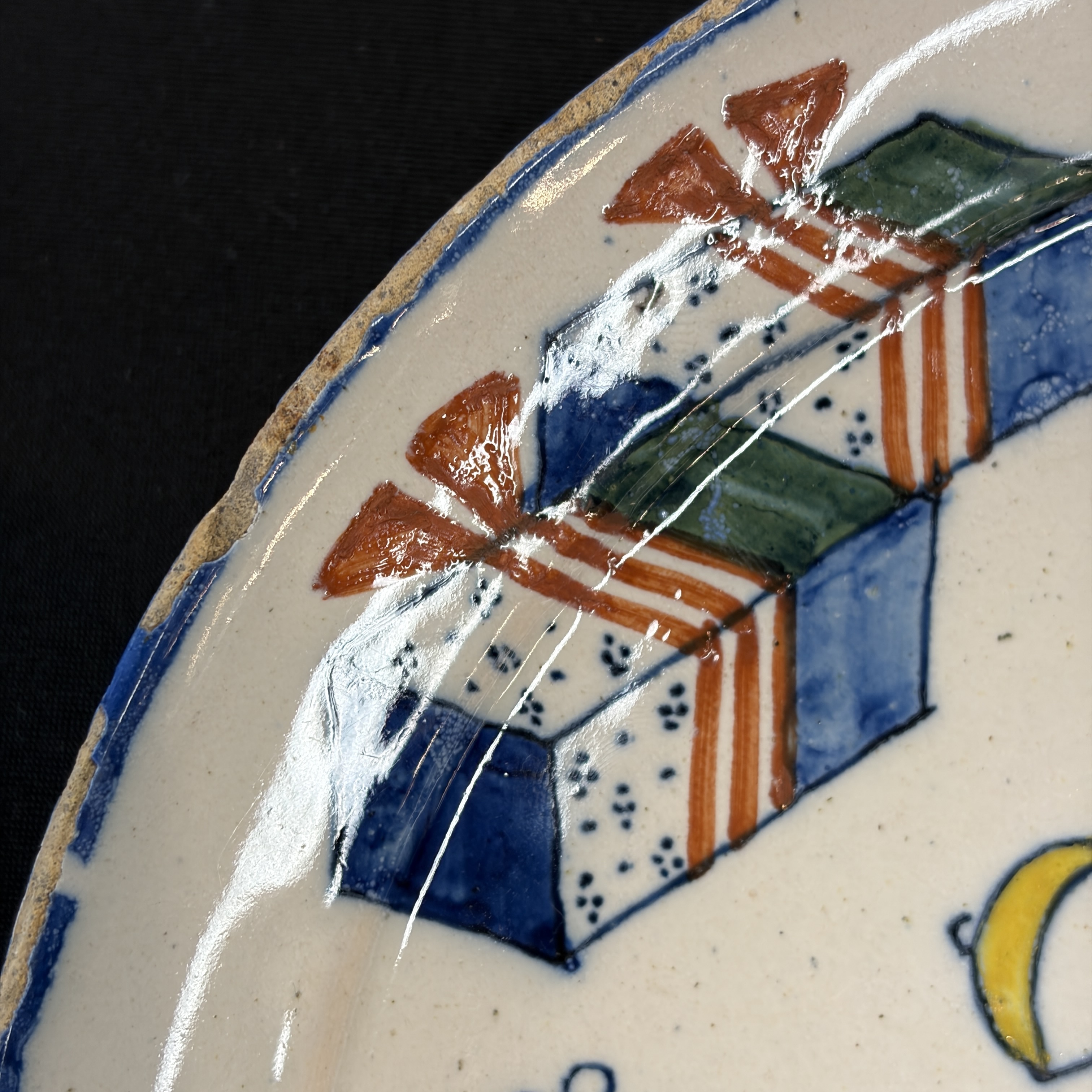     A pair of Dutch Delft blue and white and polychrome ‘Hundred Antiques’ plates — photo 19
