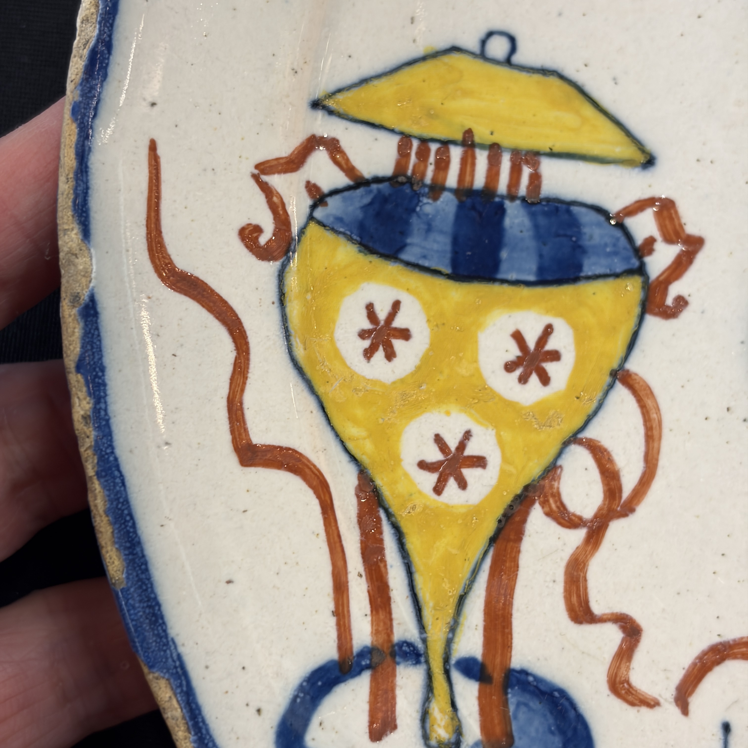     A pair of Dutch Delft blue and white and polychrome ‘Hundred Antiques’ plates — photo 20