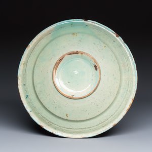 Two polychrome Dutch Delft dishes, a blue and white 'Peacock' dish and a tobacco jar — photo 9