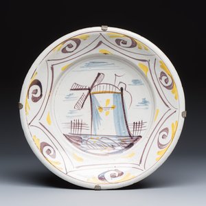 Two polychrome Dutch Delft dishes, a blue and white 'Peacock' dish and a tobacco jar — photo 10