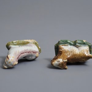 Two polychrome Dutch Delft miniatures of a dog and a goat, 18th C. — photo 7