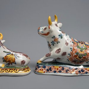 Two polychrome Dutch Delft models of recumbent cows, 18th C. — 照片 4