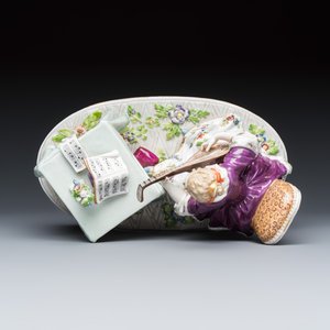 Two polychrome 'Hand Kiss' and 'Musician' porcelain groups — foto 12