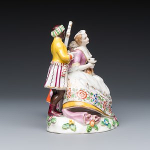 Two polychrome 'Hand Kiss' and 'Musician' porcelain groups — foto 5