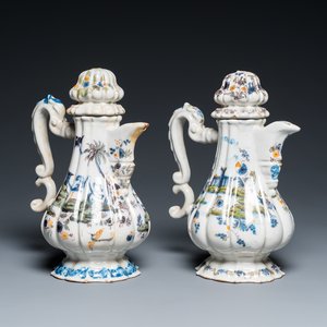 Two polychrome Italian faïence coffee pots and covers, Pesaro, 18th C. — photo 1