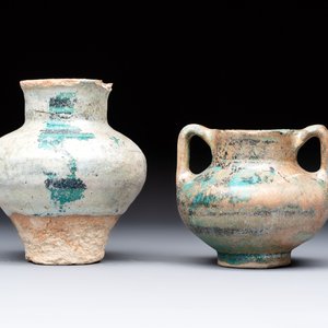 Two Raqqa turquoise-glazed pottery jars with black design, Syria, 12/13th C. — photo 2