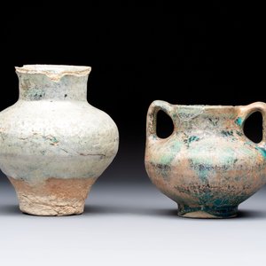 Two Raqqa turquoise-glazed pottery jars with black design, Syria, 12/13th C. — photo 4