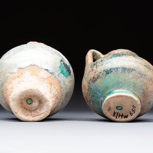 Two Raqqa turquoise-glazed pottery jars with black design, Syria, 12/13th C. — photo 7