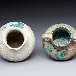 Two Raqqa turquoise-glazed pottery jars with black design, Syria, 12/13th C. — 照片 6