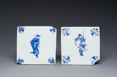 Two rare Chinese blue and white tiles with a scholar and a guardian, Transitional period