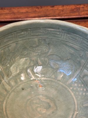RETURNED 10/12/24 Two rare Chinese Longquan celadon bowls with figural anhua design, Yuan — 照片 5