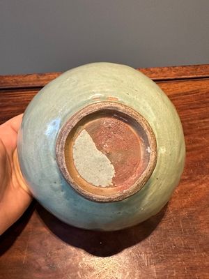 RETURNED 10/12/24 Two rare Chinese Longquan celadon bowls with figural anhua design, Yuan — 照片 7