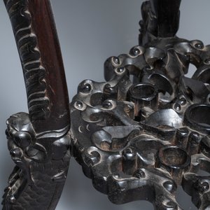 Two reticulated Chinese carved wooden stands, 19/20th C. — 照片 10