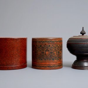Two round lacquered betel boxes and an alms bowl and cover, Burma, 19/20th C. — 照片 2