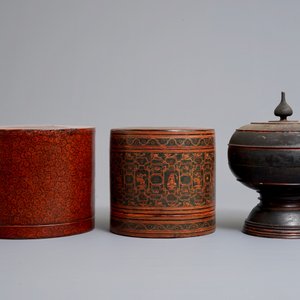 Two round lacquered betel boxes and an alms bowl and cover, Burma, 19/20th C. — 照片 5