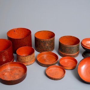 Two round lacquered betel boxes and an alms bowl and cover, Burma, 19/20th C. — 照片 8