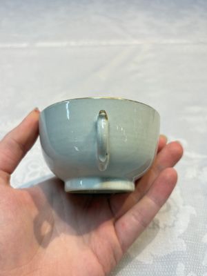 Two sets of Chinese export monogrammed polychrome cups and saucers, Qianlong/Jiaqing — photo 14