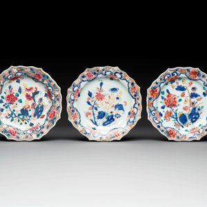 Two sets of six Chinese famille rose plates with peonies, Yongzheng/Qianlong — photo 6