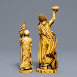 Two signed Japanese ivory okimono, Meiji, 19th C. — 照片 2