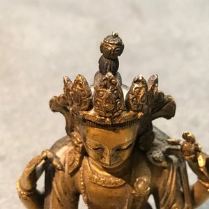 Two Sino-Tibetan gilt bronze figures of Buddha Shakyamuni and Avalokiteshvara, 18/19th C. — 照片 22