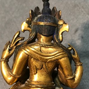 Two Sino-Tibetan gilt bronze figures of Buddha Shakyamuni and Avalokiteshvara, 18/19th C. — 照片 27