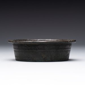 Two small Chinese bronze brush washers, Dong Chang Qi 董昌器 and Da Xiang Yuan Nian 大象元年 marks, Yuan/Ming — photo 8